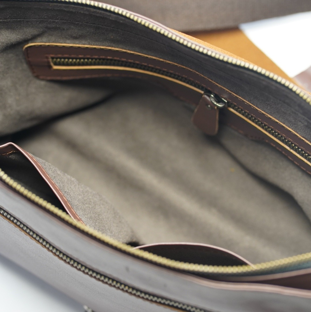 Canopus European Leather Messenger Bag