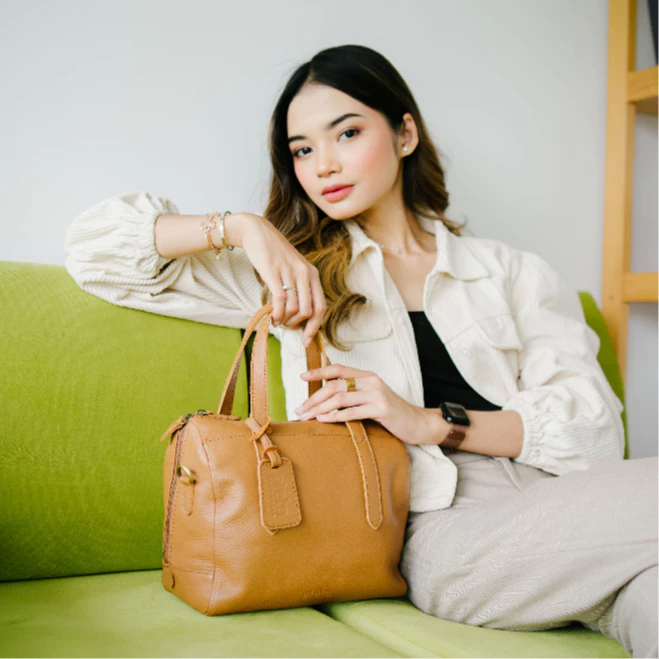Milea Leather Boston Bag