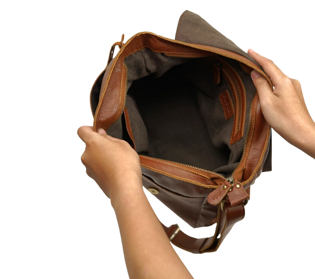 Lewis Leather Messenger Bag