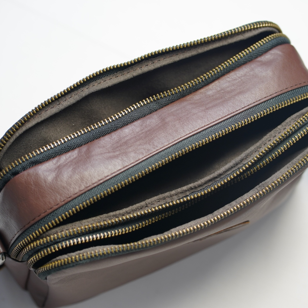 Canna European Leather Triple Compartment Crossbody