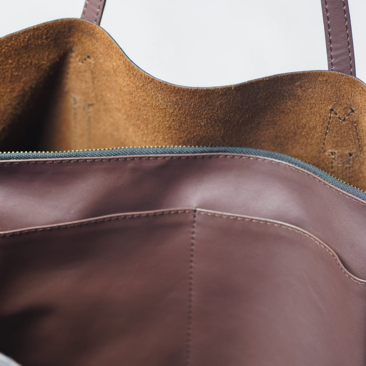 La Vella European Leather Carryall Tote